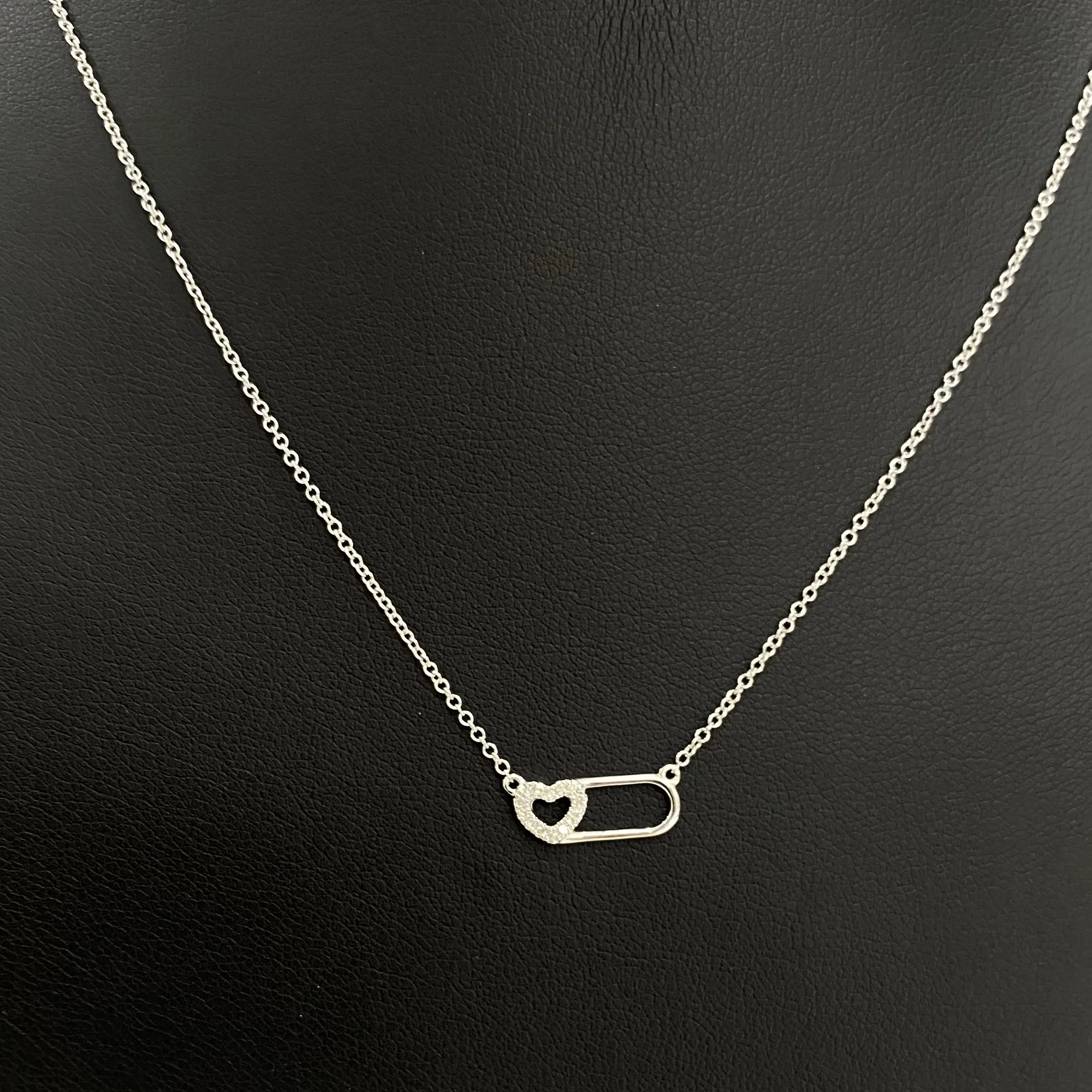 14K White Gold Diamond Little Heart Jewelry Set 0.05Ct / 1.6gr
