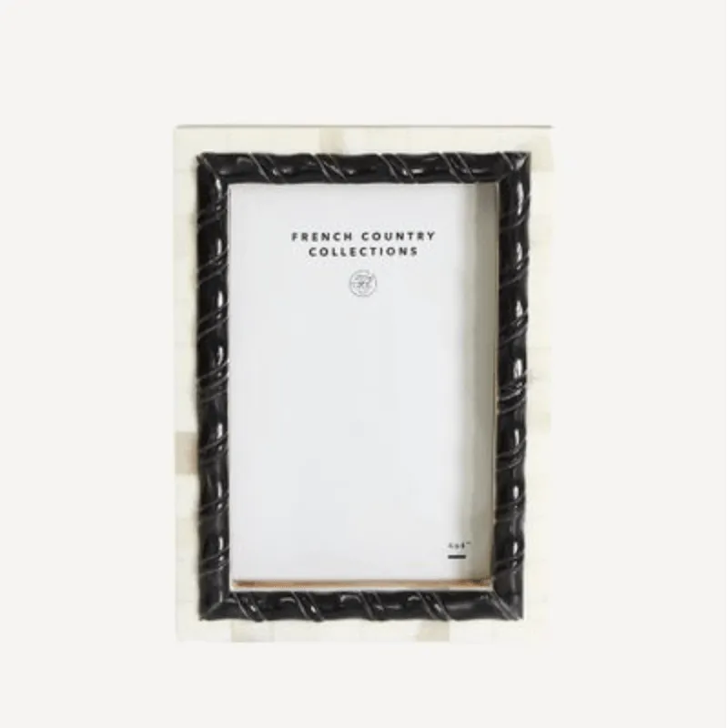 Black & White Spiral Photo Frame | 4x6"