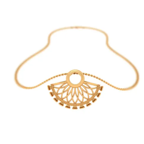 Charming 18k Gold Pendant