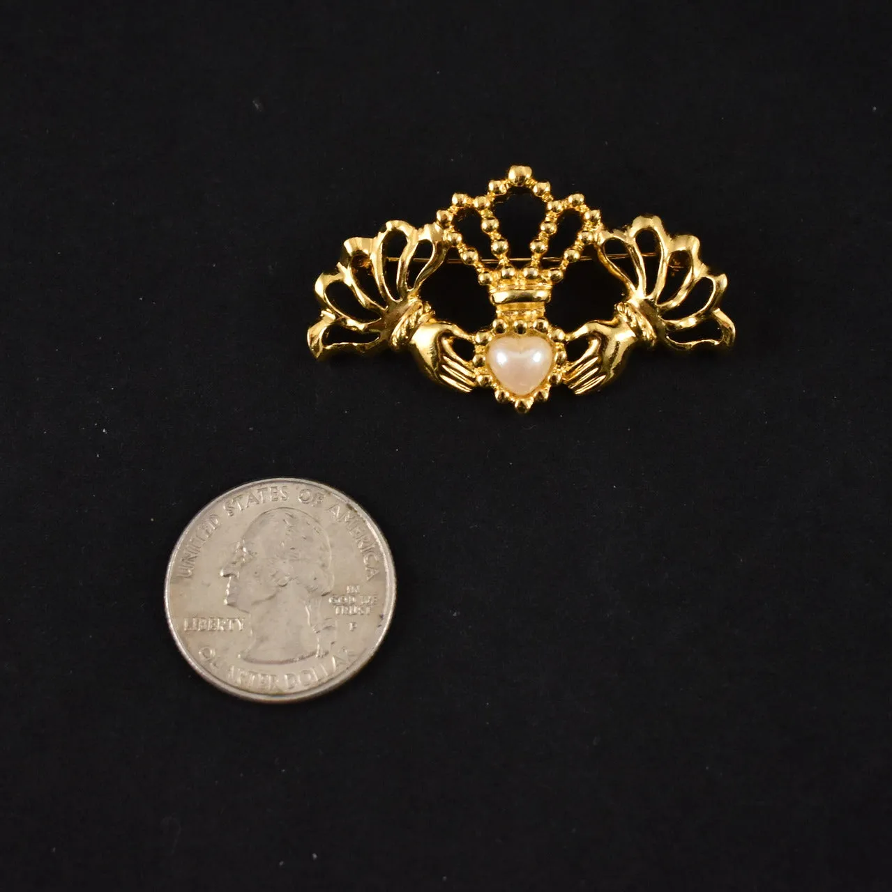 Charming Claddagh Pearl Avon Brooch Pin