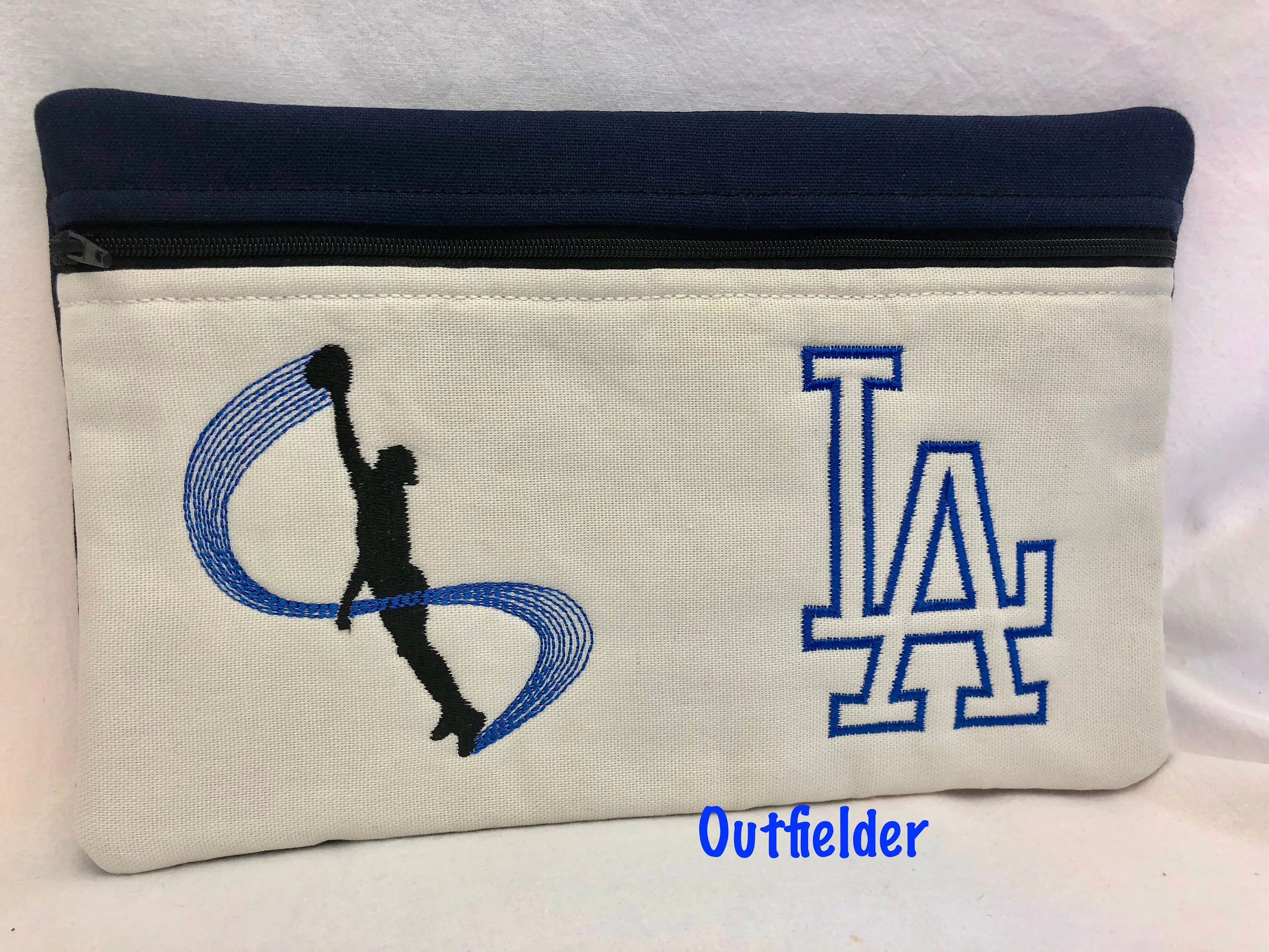 DODGER Embroidered iPad bag | stitchywoman.net