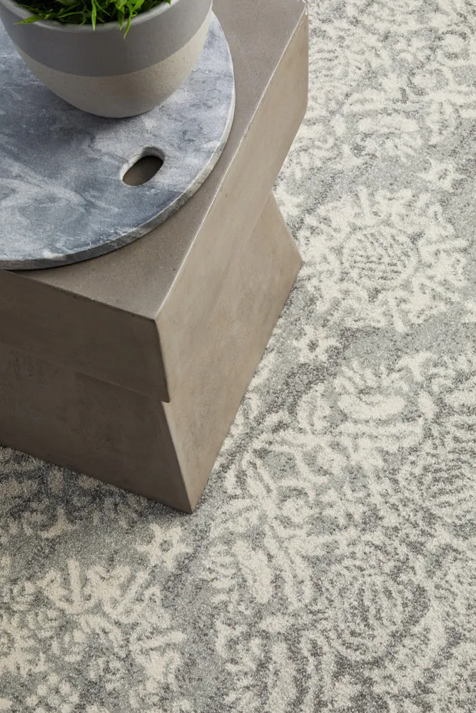 Mirage Gwyneth Stunning Transitional Silver Round Rug