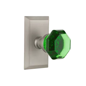 Studio Short Plate with Emerald Waldorf Knob in Satin Nickel