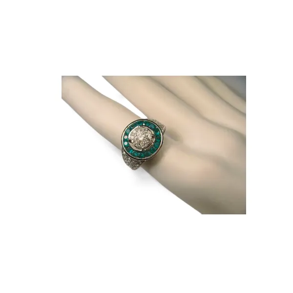 Stunning 18K White Gold Diamond Emerald Art Deco Ring Band
