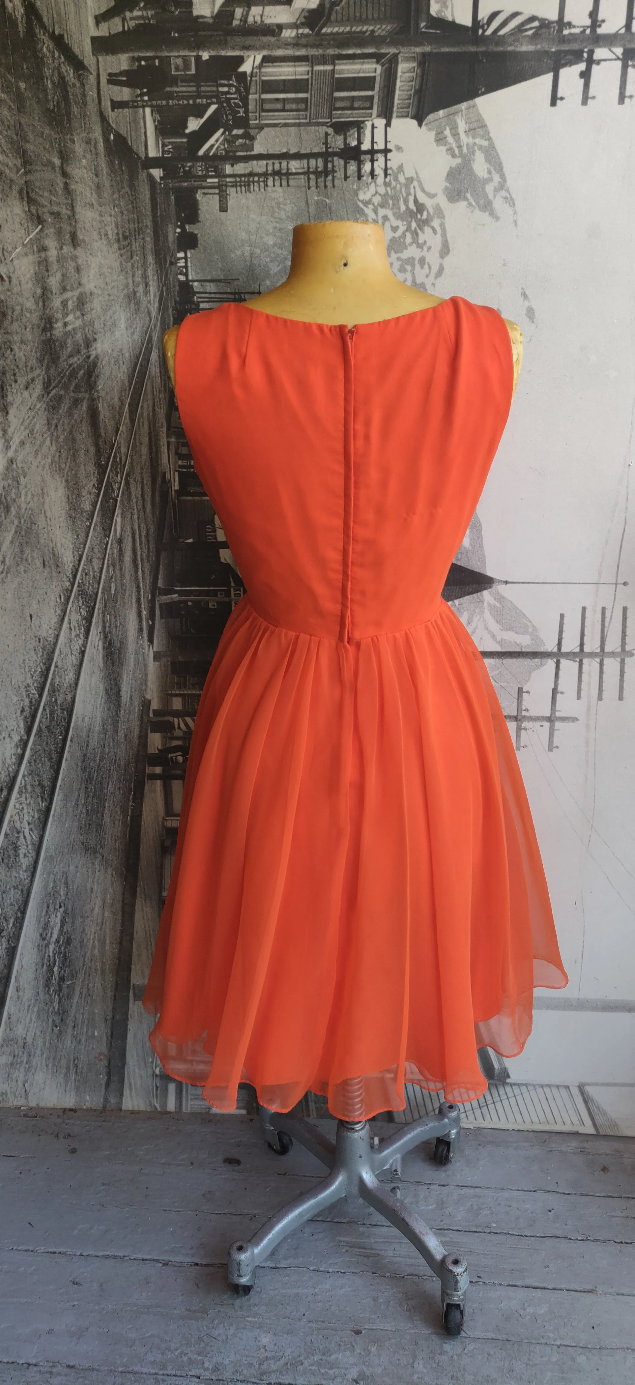 Stunning 1950s orange dress