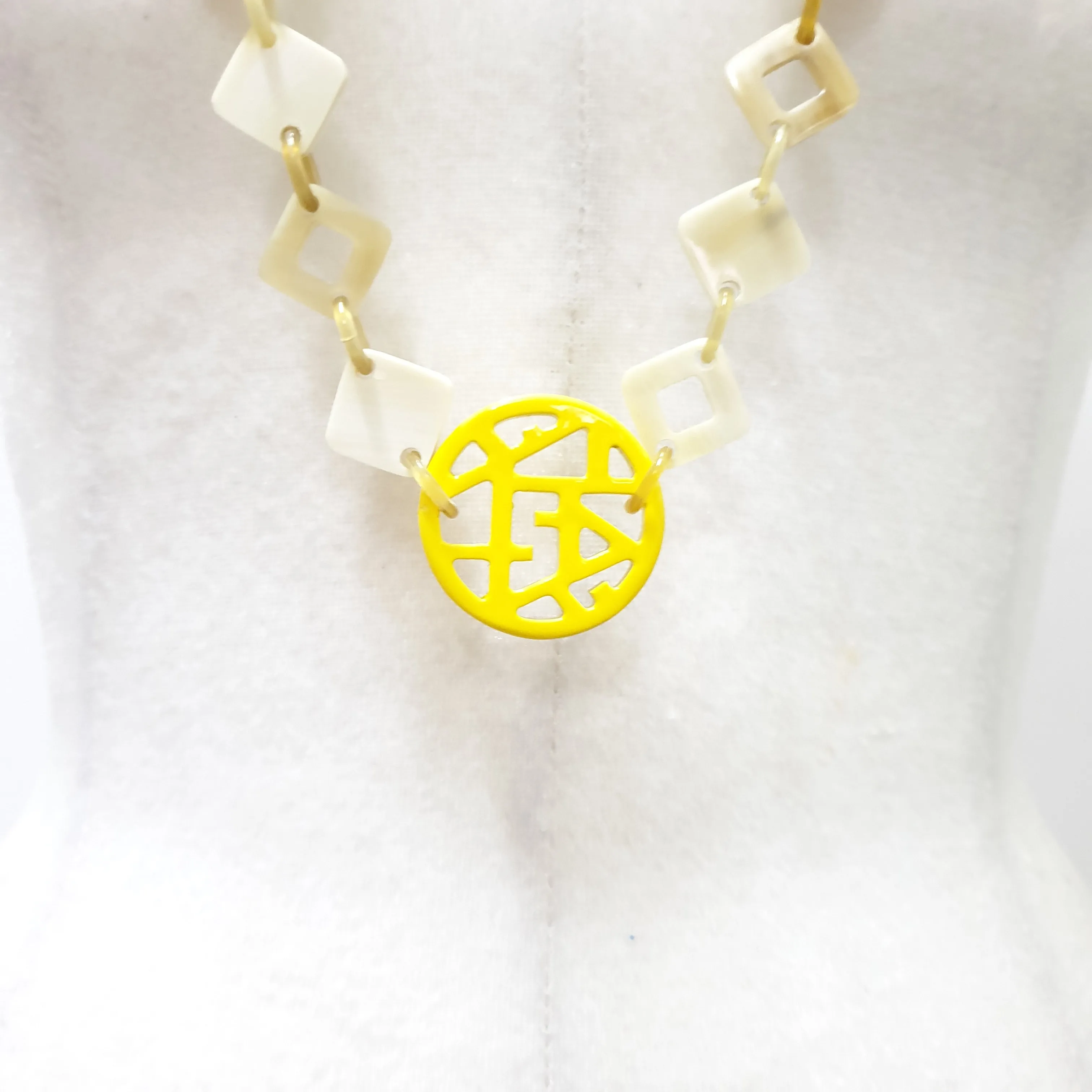 Stunning Trendy Necklace J18206, Made by Buffalo Horn & Lacquer