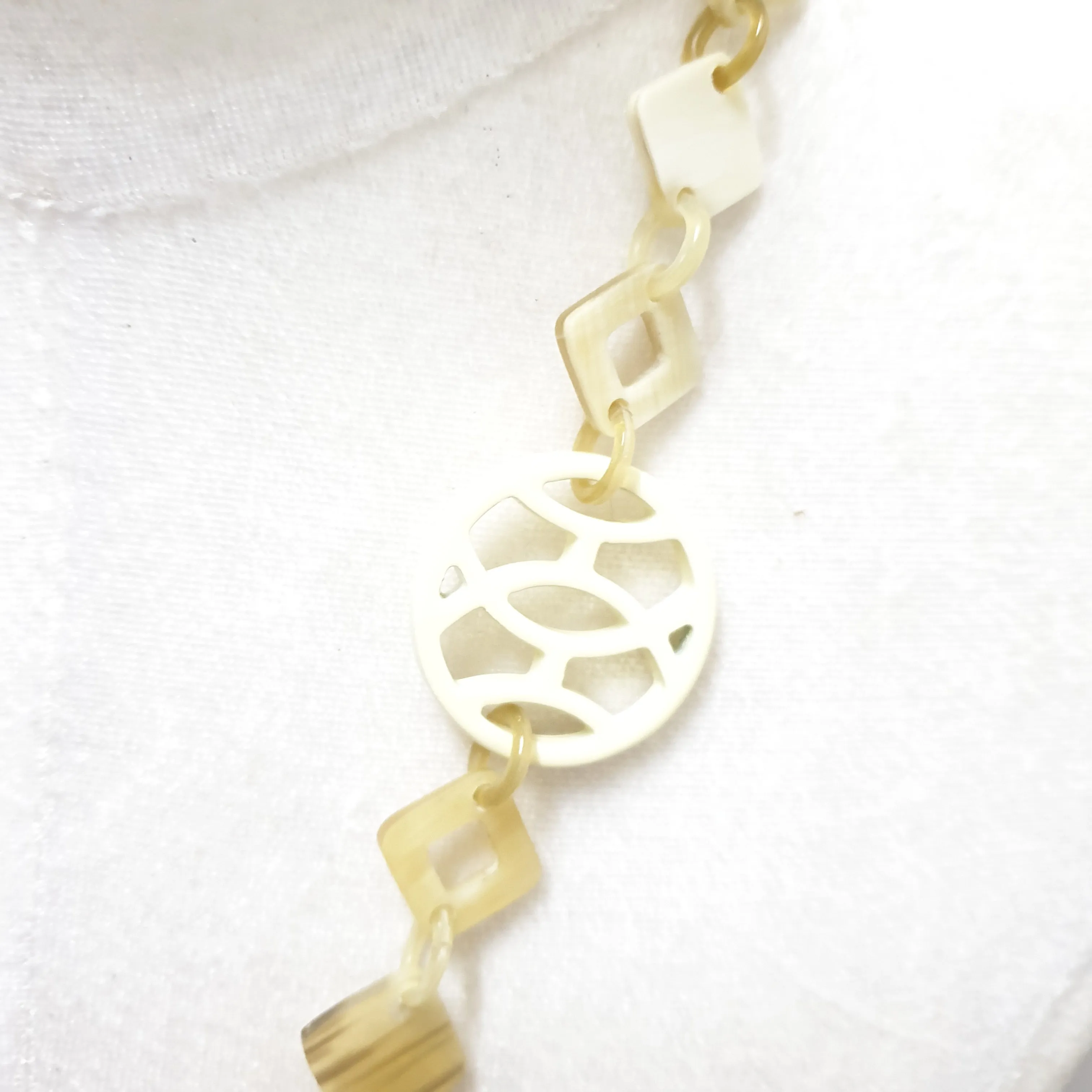 Stunning Trendy Necklace J18206, Made by Buffalo Horn & Lacquer