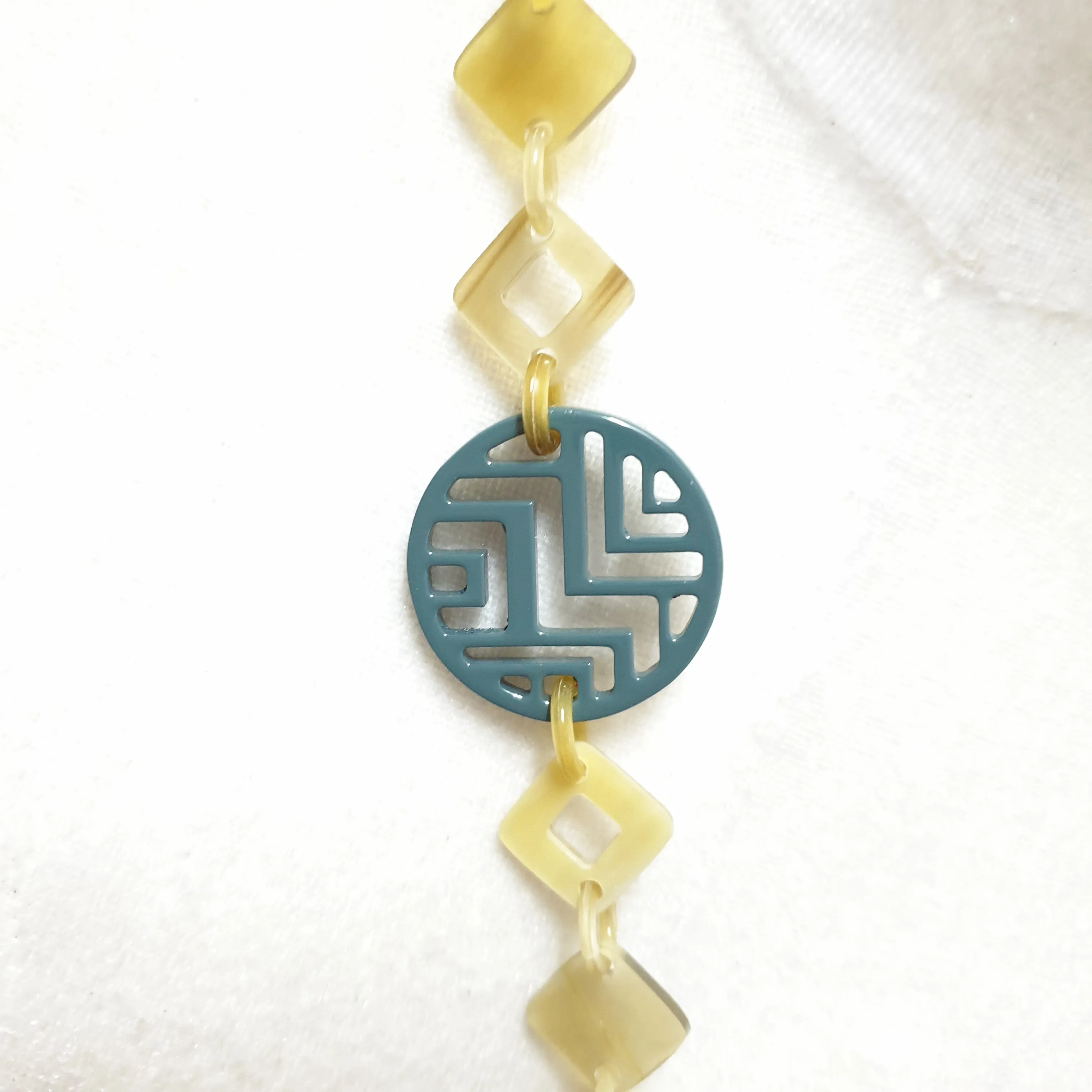 Stunning Trendy Necklace J18206, Made by Buffalo Horn & Lacquer